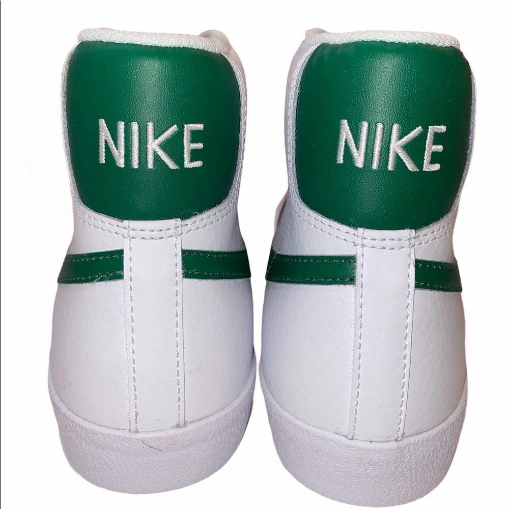 Nike Blazer Mid ‘77 - Picture 2 of 4